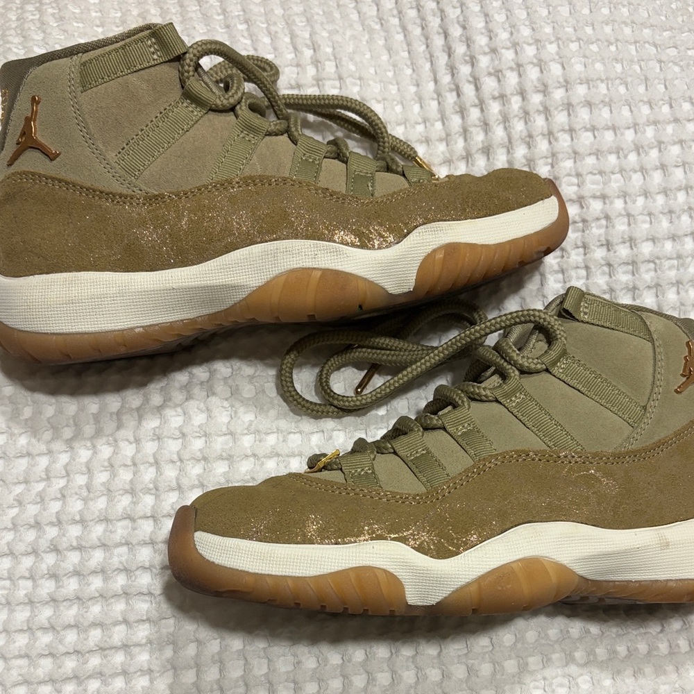 Jordan Women's Shoes in Olive and Brown